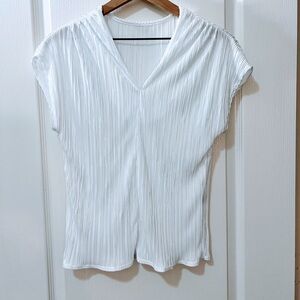 Renee C Plissé Short Sleeve White Top Women’s Business Casual Small Made in USA